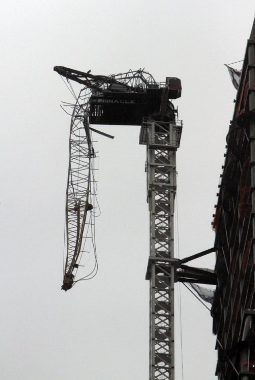 crane-collapse-photo-marcos-santos-for-ny-daily-news